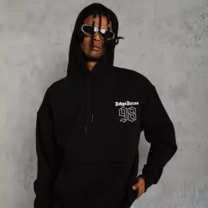 Siyah ve beyaz kapusonlu sweet