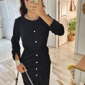 Uzun kollu beyaz dugmeli etek