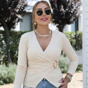 Uzun kollu dekolte bluz