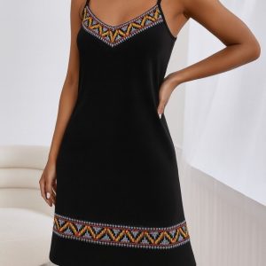 Kolsuz uzun siyah dekolte etek