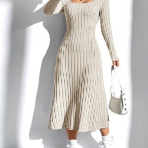 Boynu acik uzun kollu krem etek