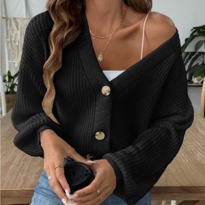 Parlak butonlu siyah yelek