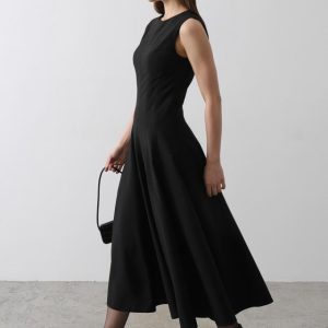 Kolsuz uzun siyah etek